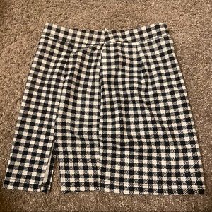 Houndstooth Pencil Skirt